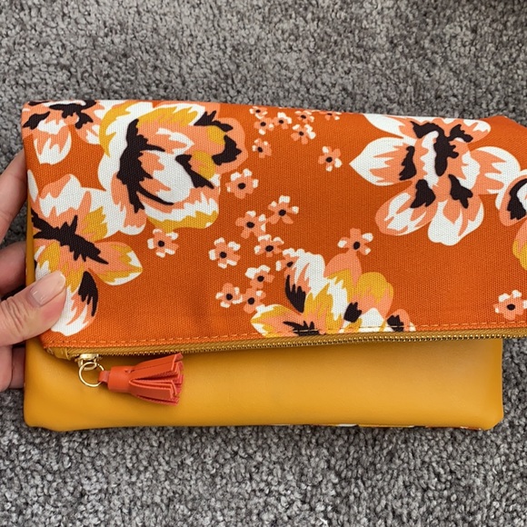 Clutch - Picture 6 of 6